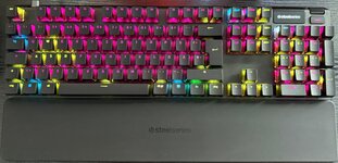 Steelseries APEX Pro 3 mit dark Pudding Caps (6).jpg
