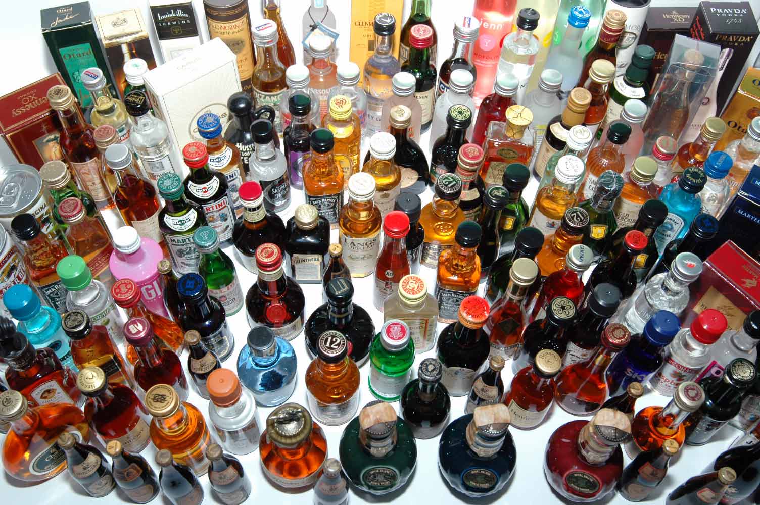 Looking_for_liquor_miniatures_bottles.jpg