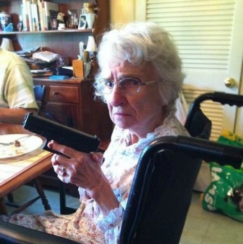 grandma+in+a+wheelchair+with+a+gun+dr+heckle+funny+photo+blog.jpg
