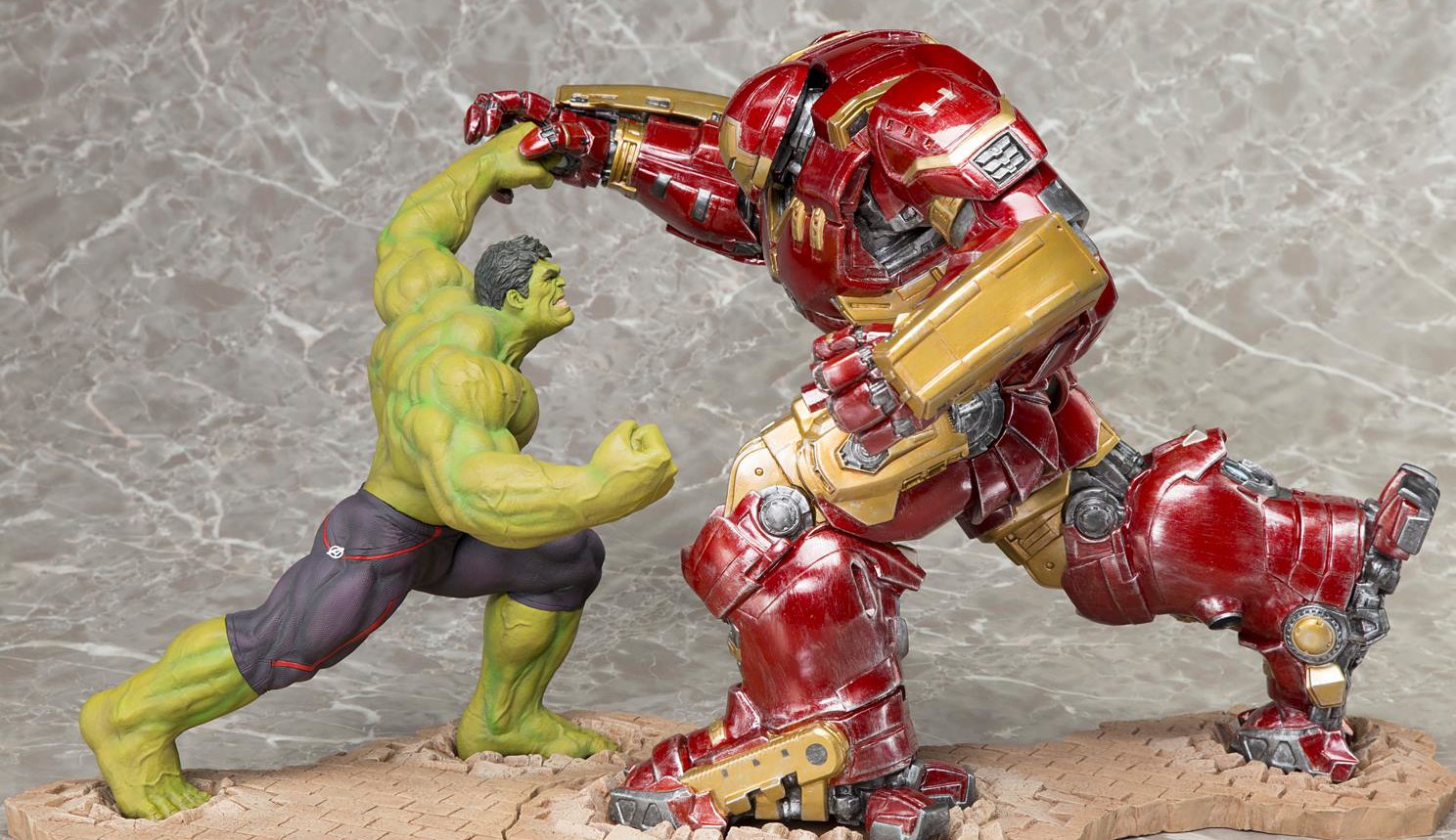 Hulkbuster-Iron-Man-vs.-Hulk-ARTFX-Statue-Kotobukiya-2015-e1423505849199.jpg