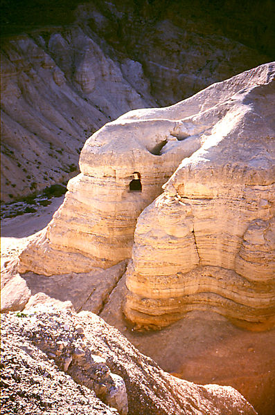 397px-Qumran_Caves.jpg